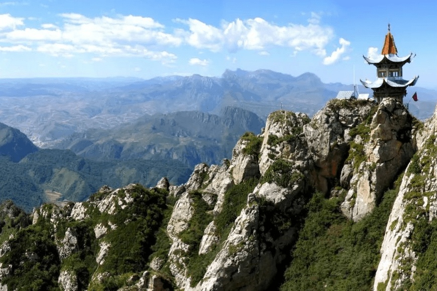 Lotus Mountain Tourist Scenic Area